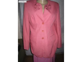 Пиджак женский розовый с вышивкой