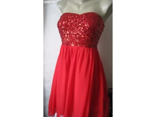 Платье красное с пайетками