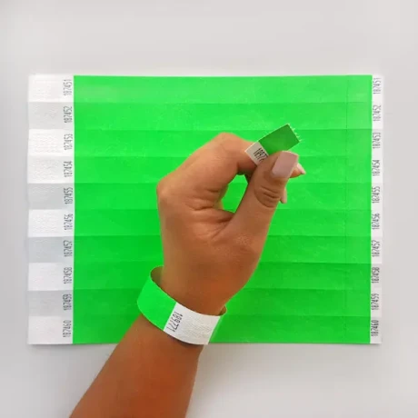 kontrolnii-odnorazovii-braslet-tyvek-19-mm-z-vidrivnoiu-castinoiu-ta-podviinoiu-numeracijeiu-neonlime-big-0